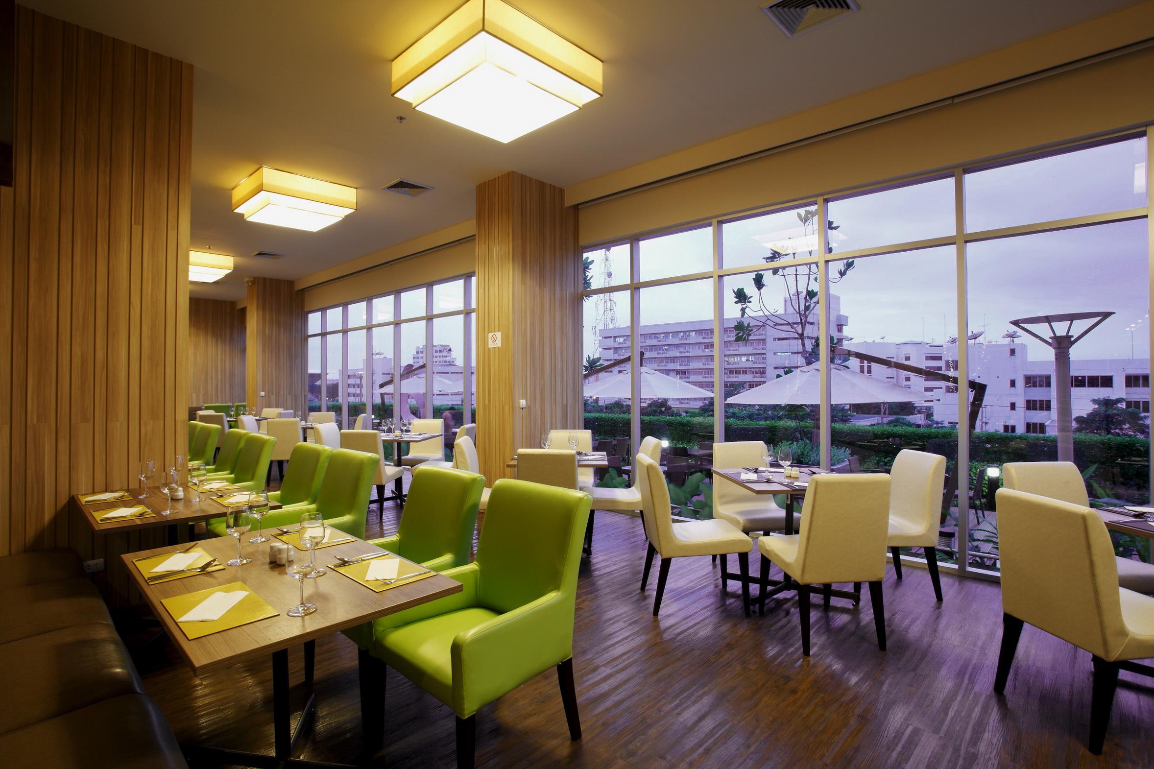 Centara Life Government Complex Hotel & Convention Centre Chaeng Watthana Bangkok Exterior photo