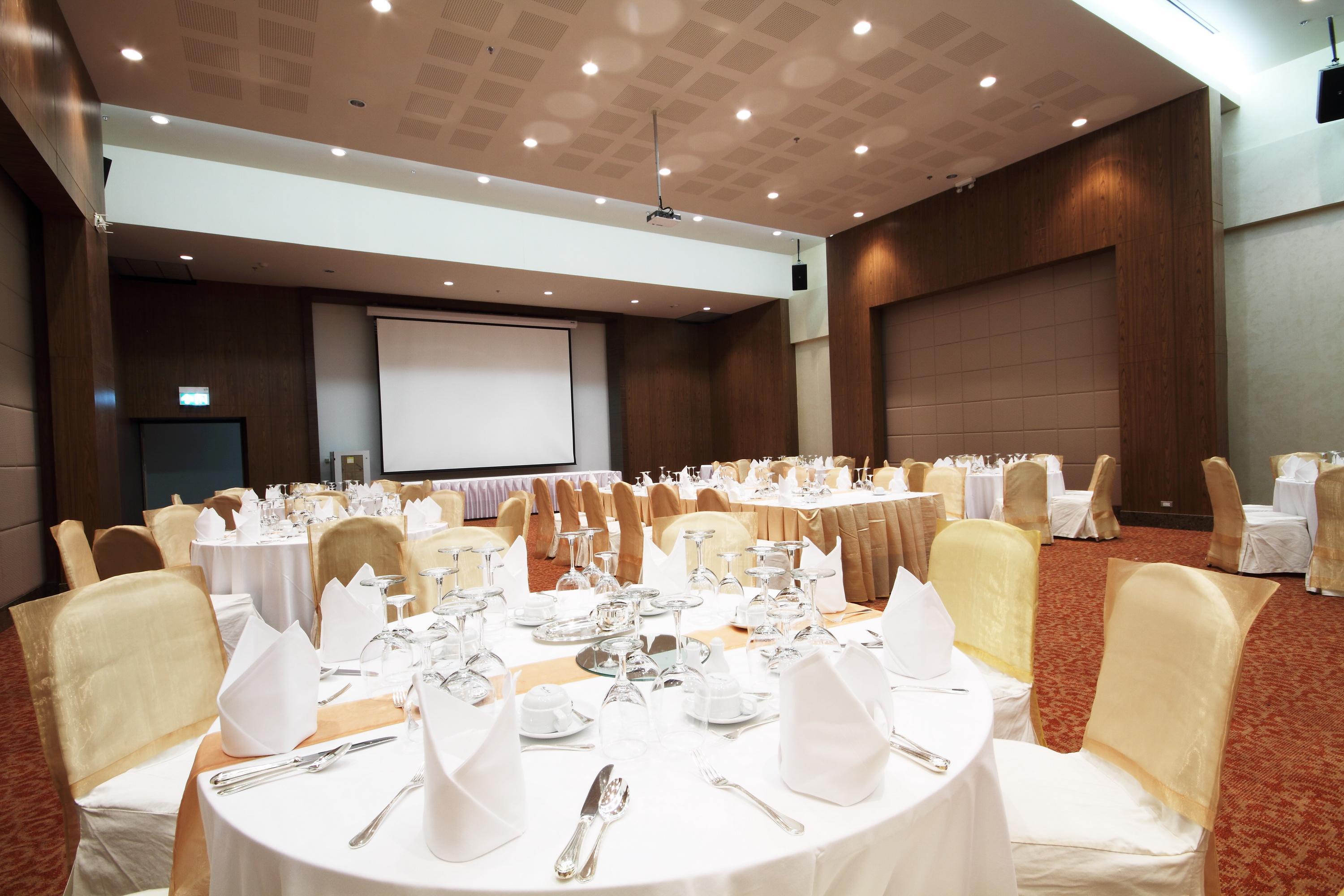 Centara Life Government Complex Hotel & Convention Centre Chaeng Watthana Bangkok Exterior photo