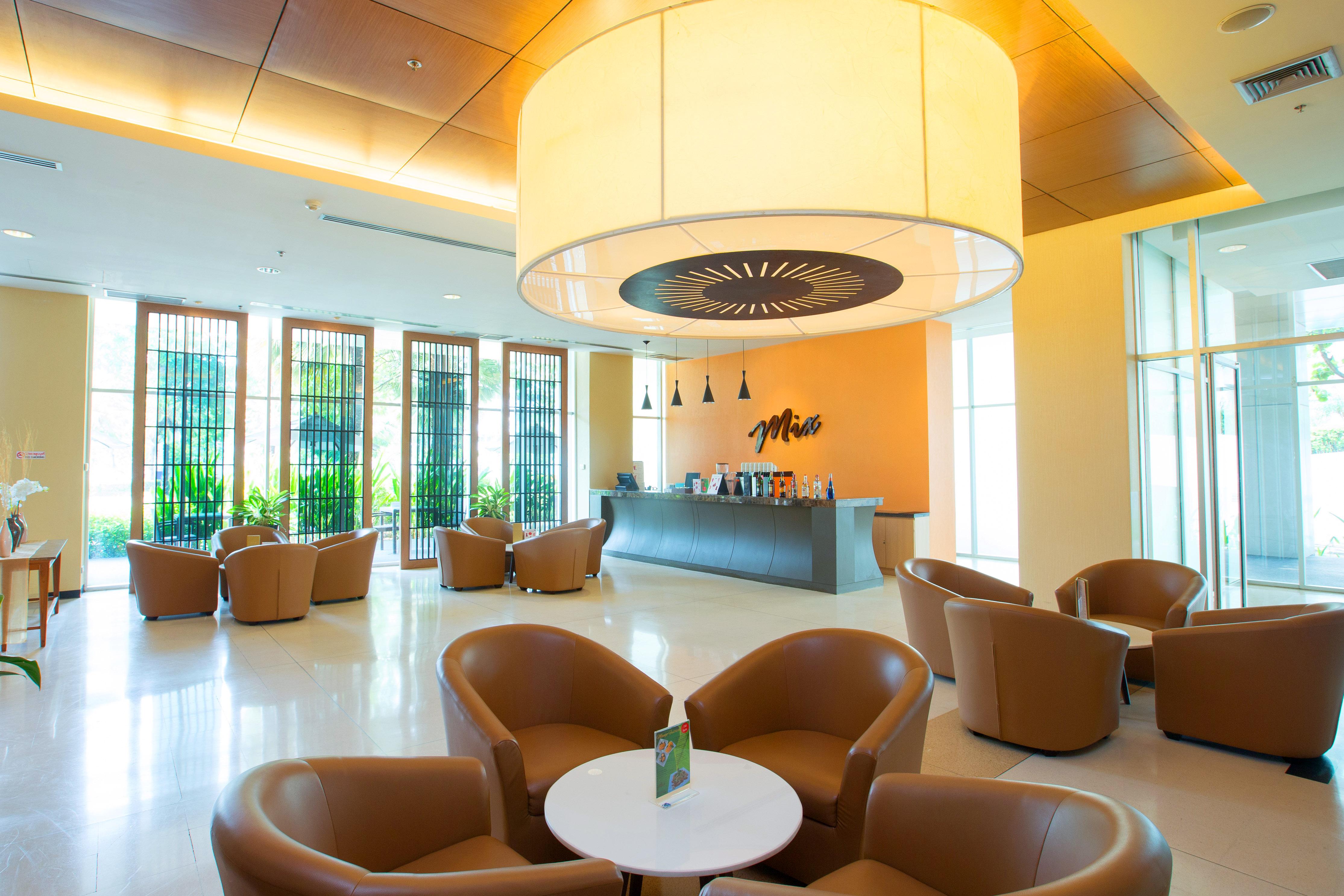 Centara Life Government Complex Hotel & Convention Centre Chaeng Watthana Bangkok Exterior photo