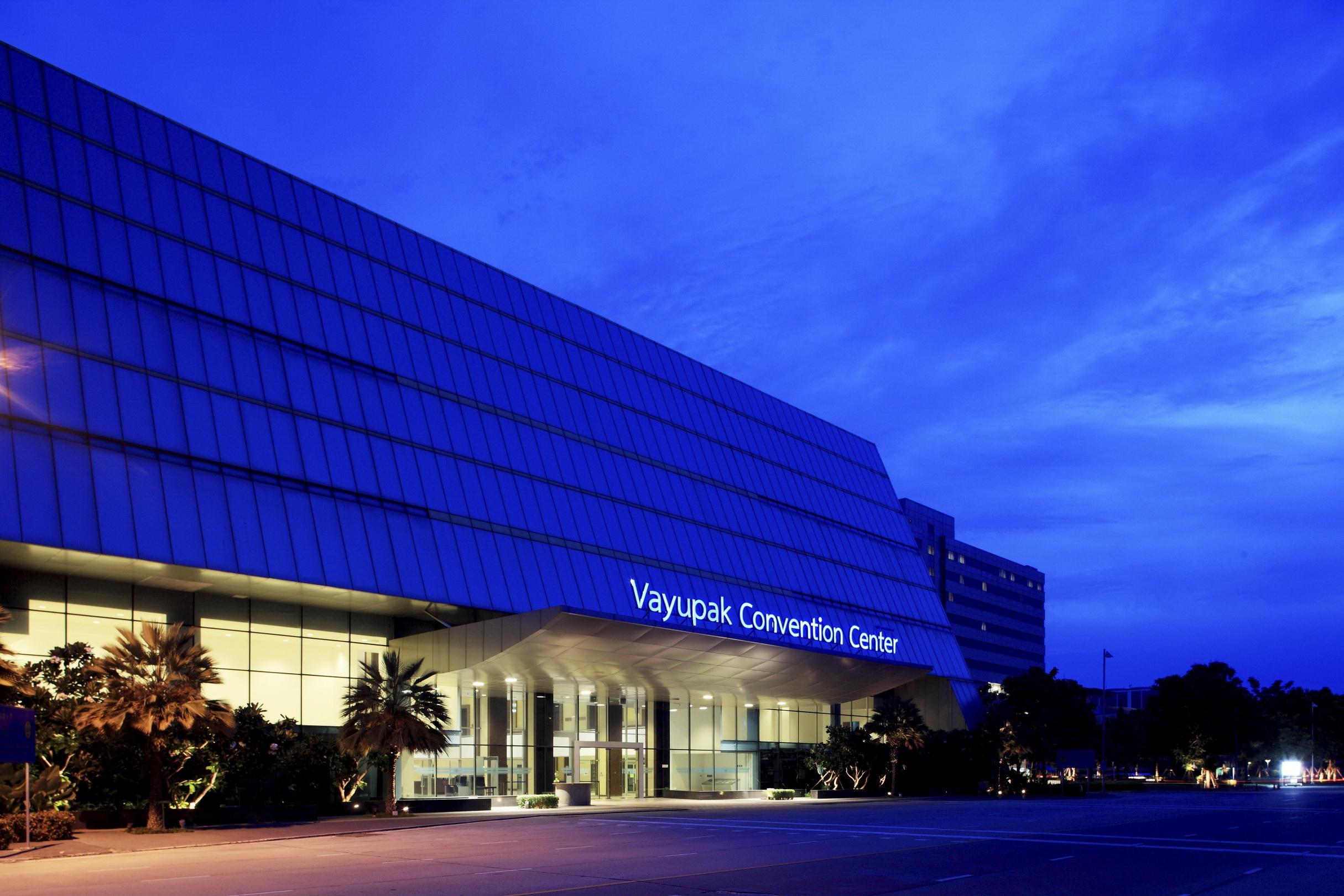 Centara Life Government Complex Hotel & Convention Centre Chaeng Watthana Bangkok Exterior photo