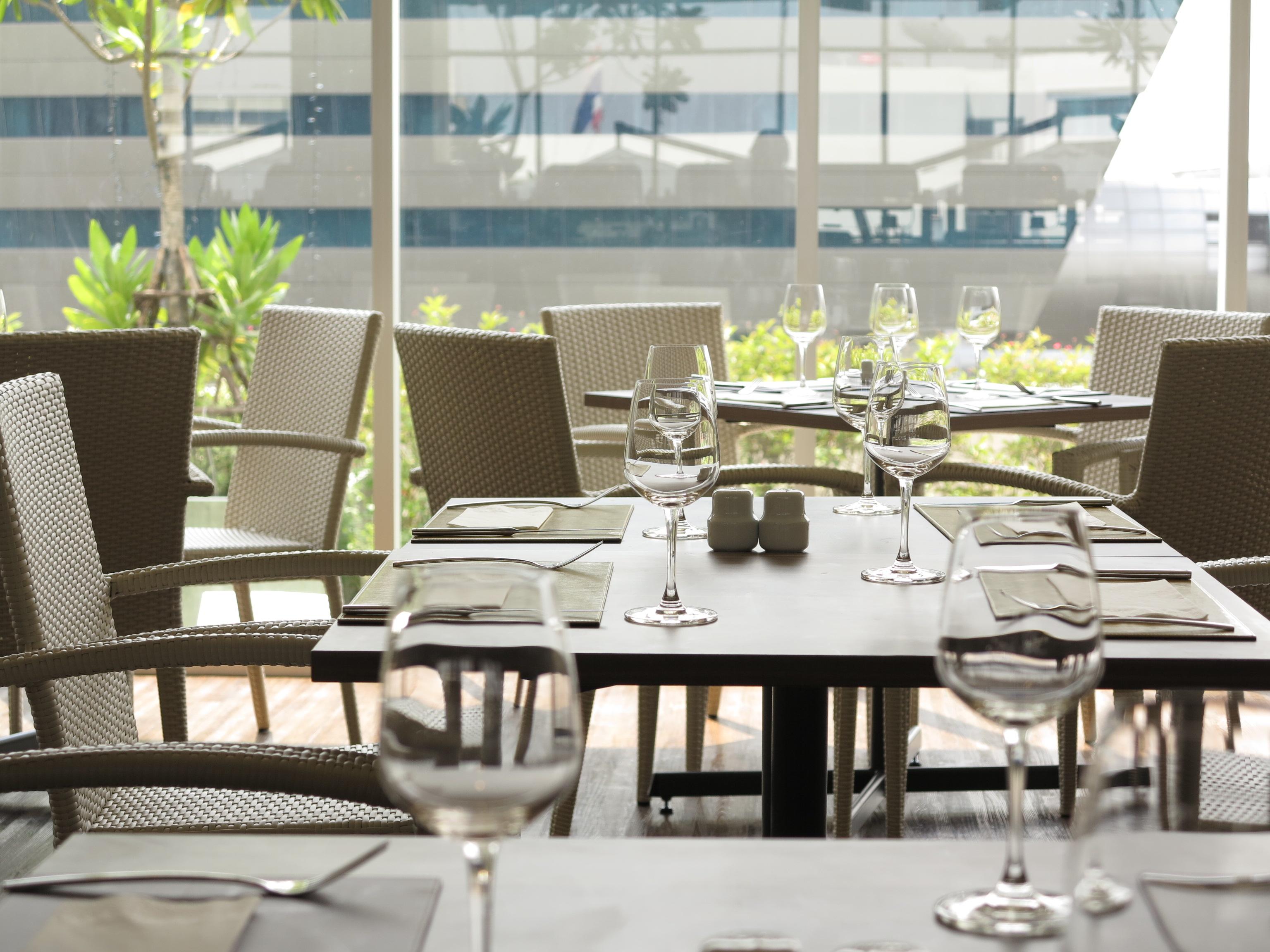 Centara Life Government Complex Hotel & Convention Centre Chaeng Watthana Bangkok Exterior photo